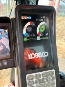 Kobelco SK210LC generator – view 7