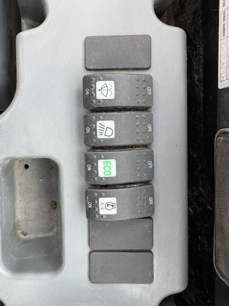 Yanmar VIO38-6 generator – view 7