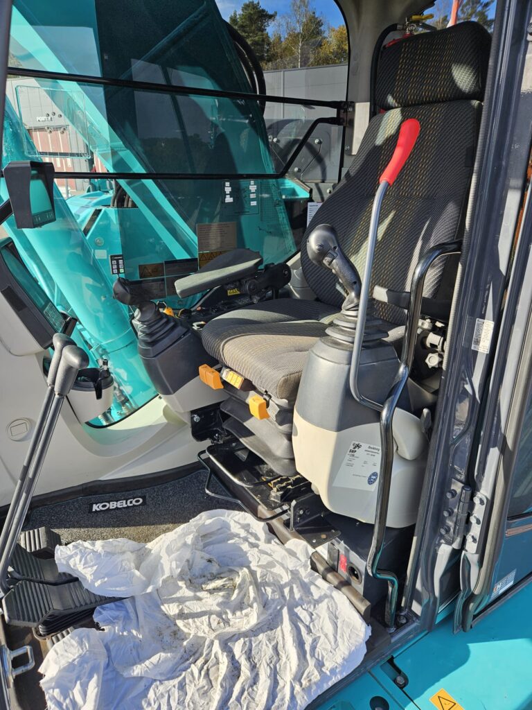 Kobelco SK270SRLC-7 generator – view 7