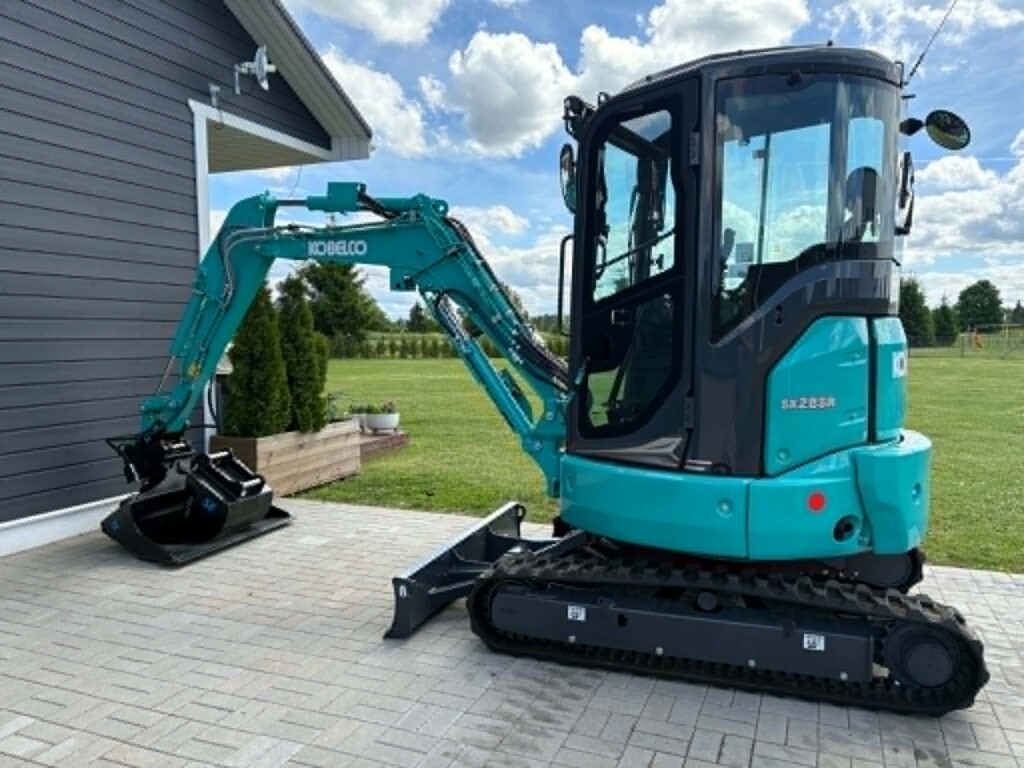 Kobelco SK26SR-7 generator – view 2