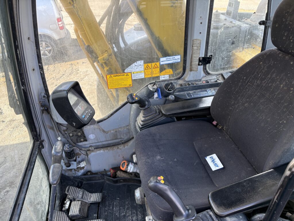 Kobelco New Holland E70BSR-2 generator – view 6