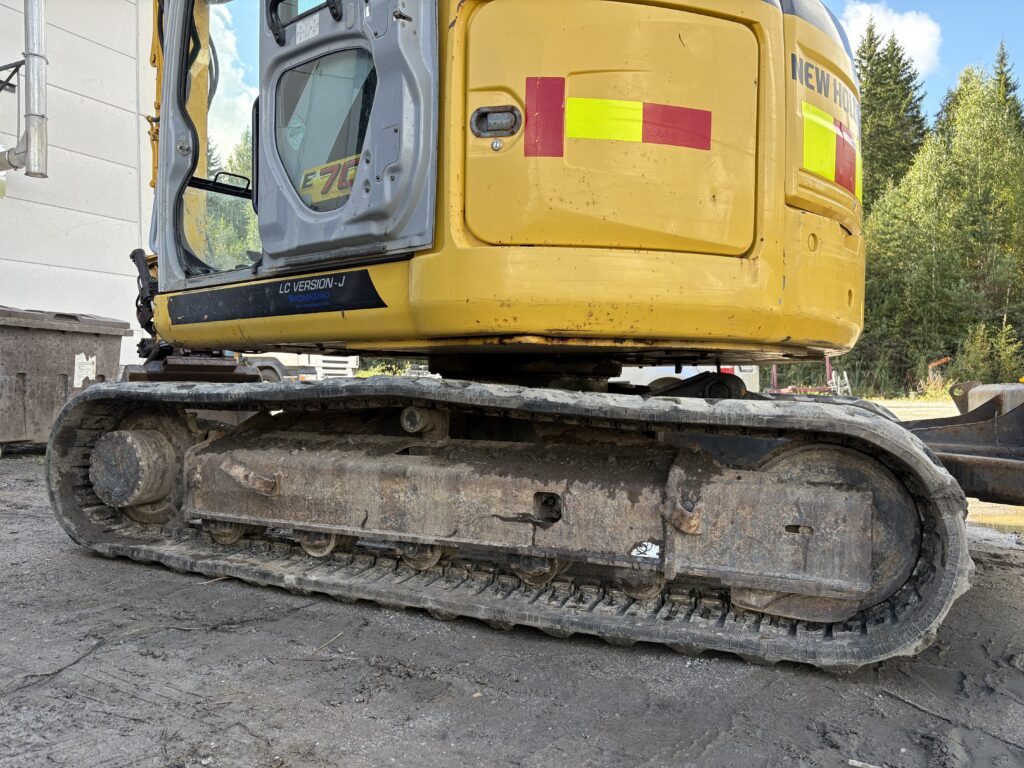 Kobelco New Holland E70BSR-2 generator – view 7