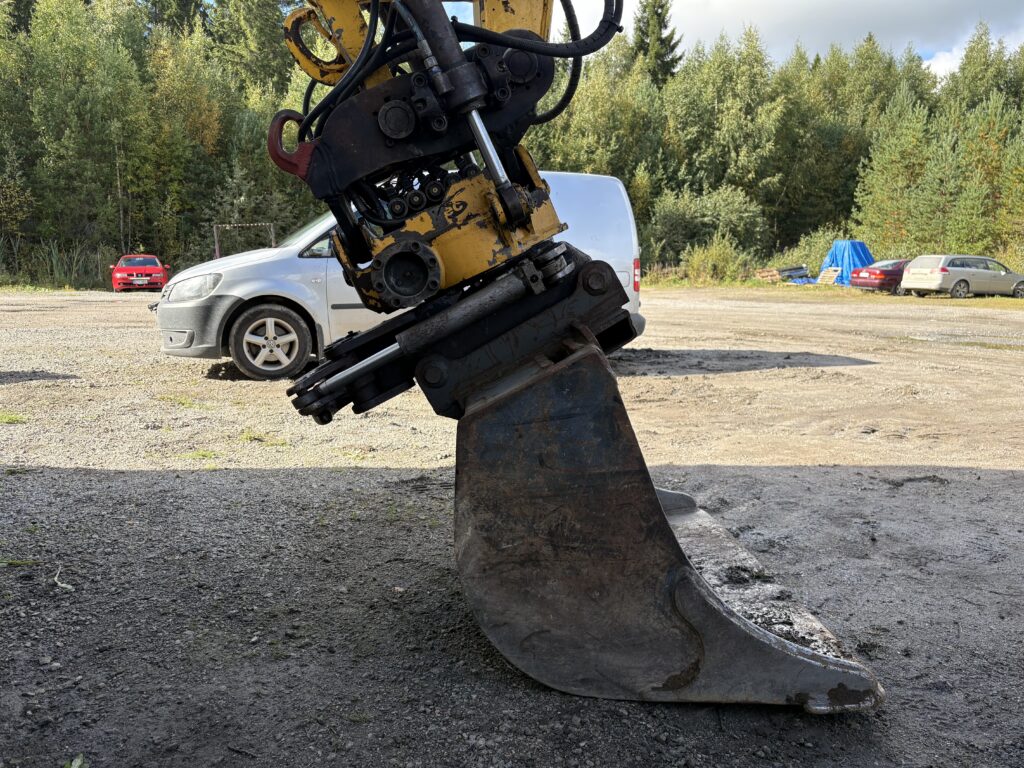 Kobelco New Holland E70BSR-2 generator – view 14